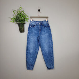 American Eagle Mom Jeans Medium Blue Acid Wash High Rise No Stretch Tapered AE 2